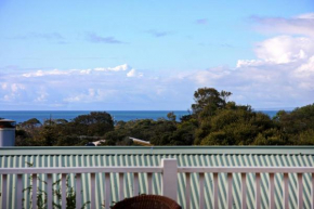 Beachside Walk to Bay Beach Sorrento